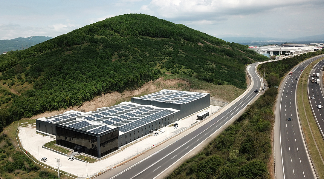 Ukinox çatı güneş panelli tesis